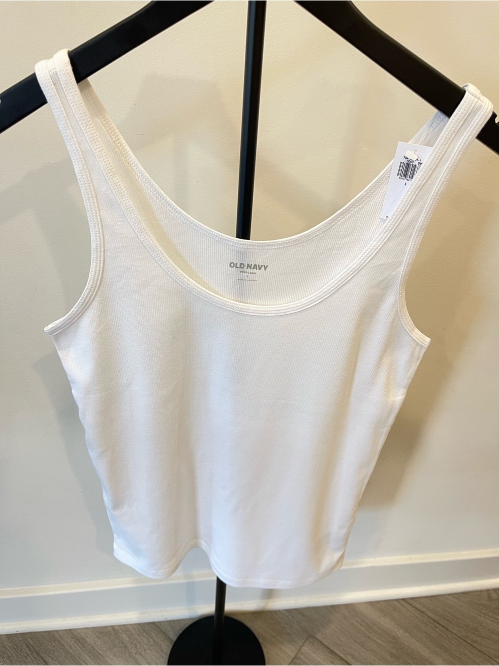 Old Navy White Ribbed Scoop Neck Tank Top size L